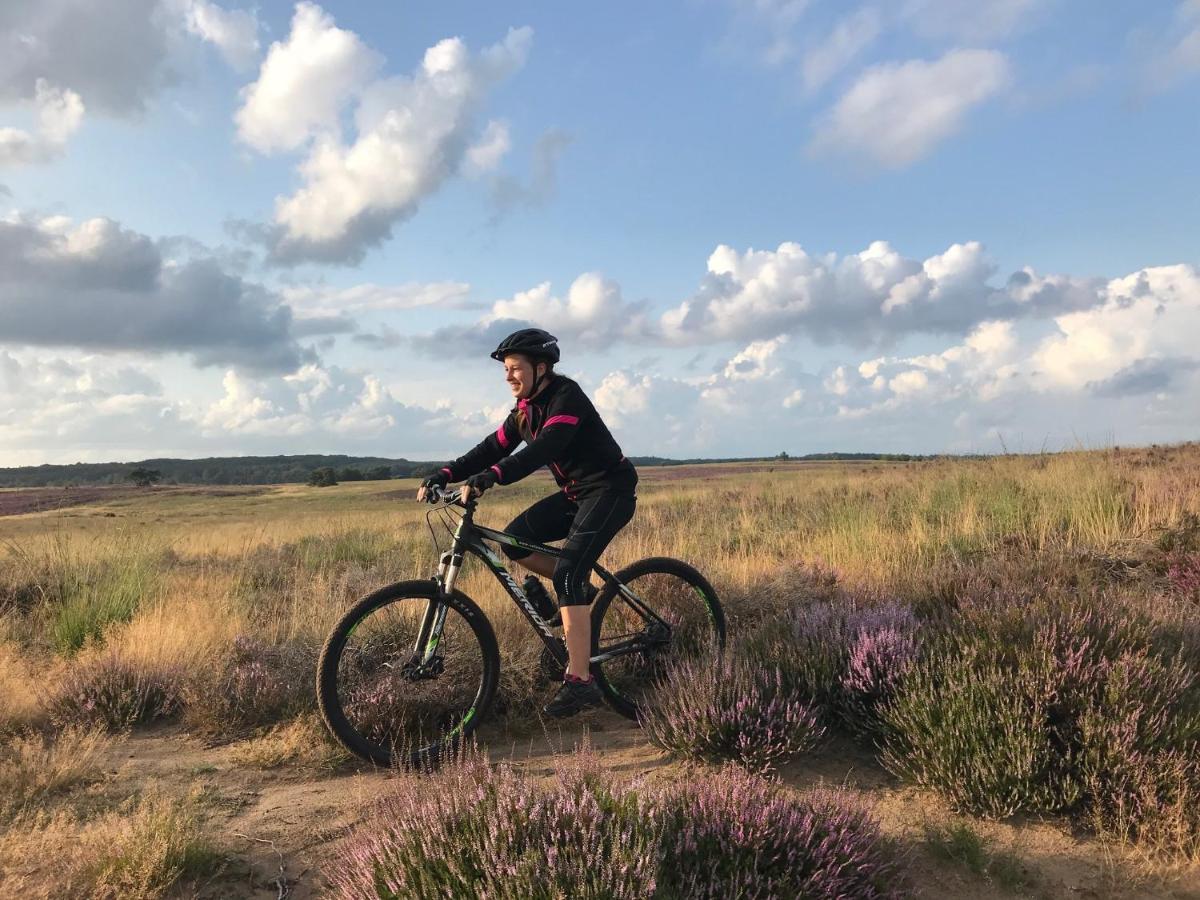 Chalet Op De Veluwe # Beuk Putten Eksteriør billede
